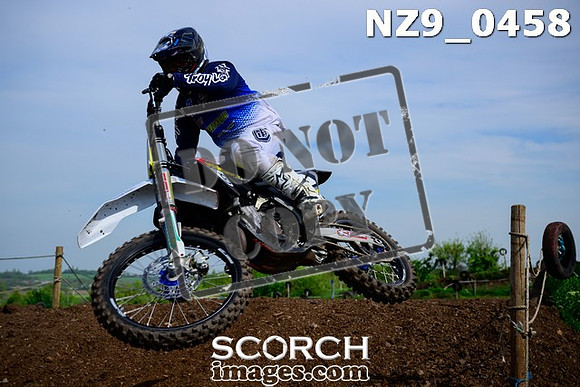 NZ9_0458