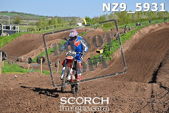 NZ9_5931