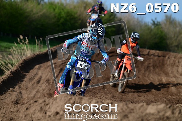 NZ6_0570