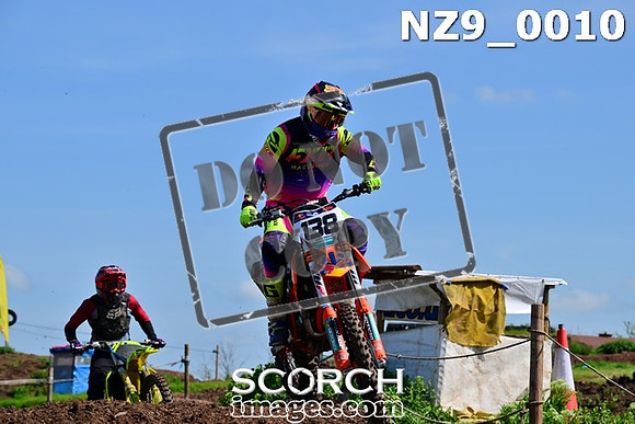 NZ9_0010