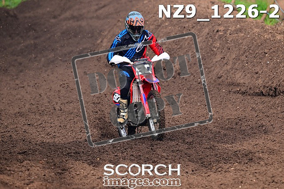 NZ9_1226-2