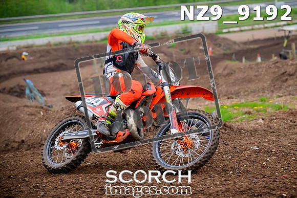 NZ9_9192
