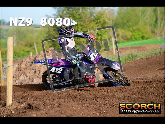 Experts-074