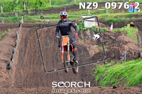 NZ9_0976-2