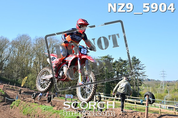 NZ9_5904
