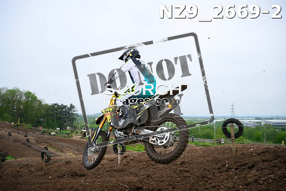 NZ9_2669-2