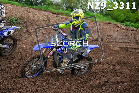 NZ9_3311