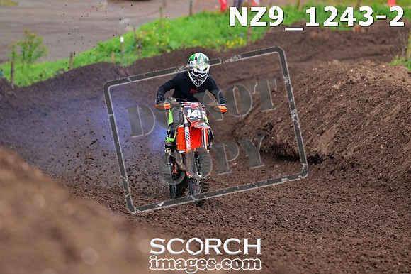 NZ9_1243-2