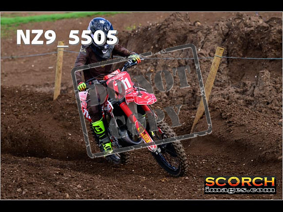 Experts-063