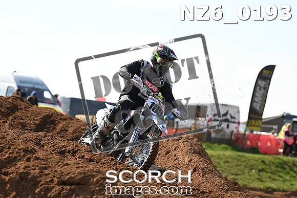NZ6_0193