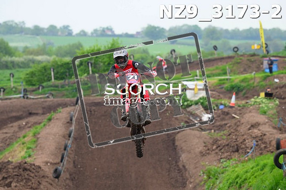 NZ9_3173-2