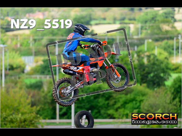 Experts-075