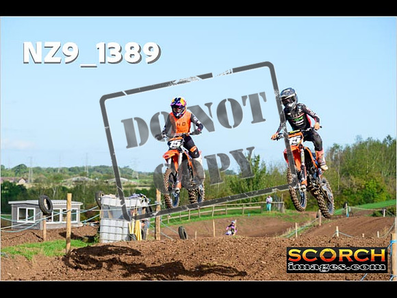 Experts-098
