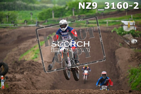 NZ9_3160-2