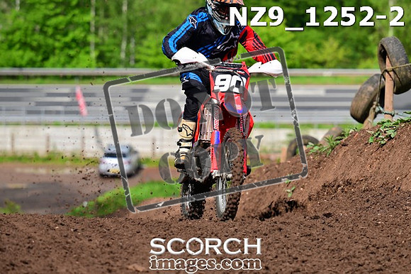 NZ9_1252-2