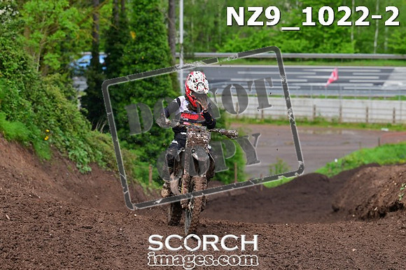 NZ9_1022-2