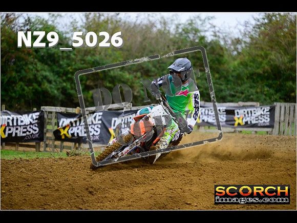 Experts-048