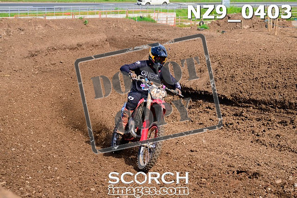 NZ9_0403
