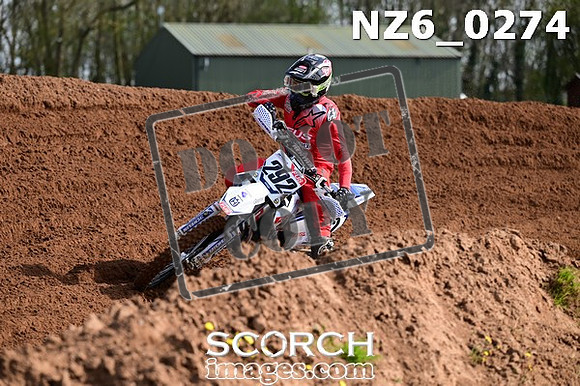 NZ6_0274