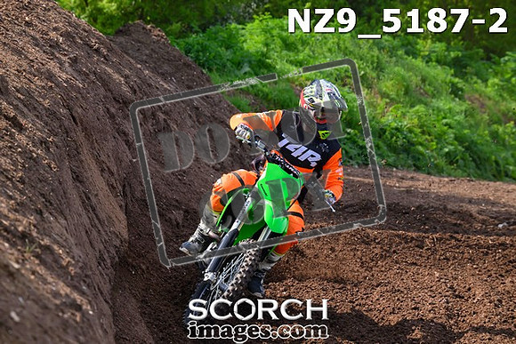 NZ9_5187-2