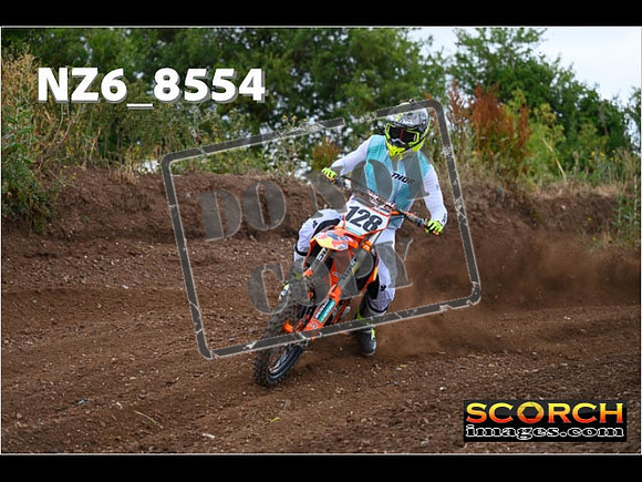 Experts-074