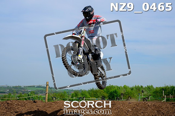 NZ9_0465
