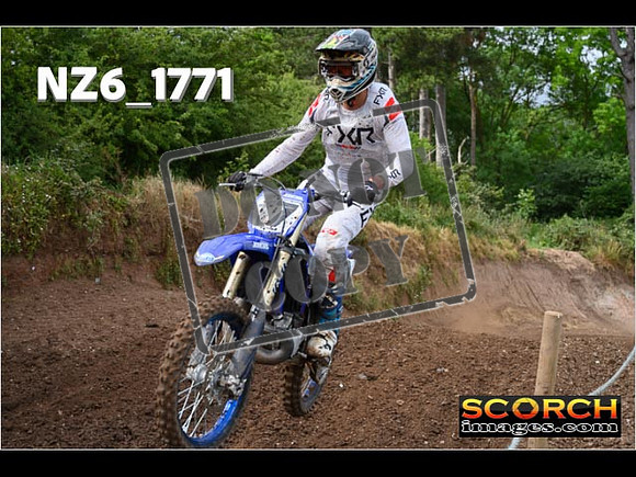 Experts-087