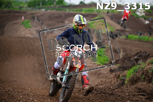 NZ9_3315