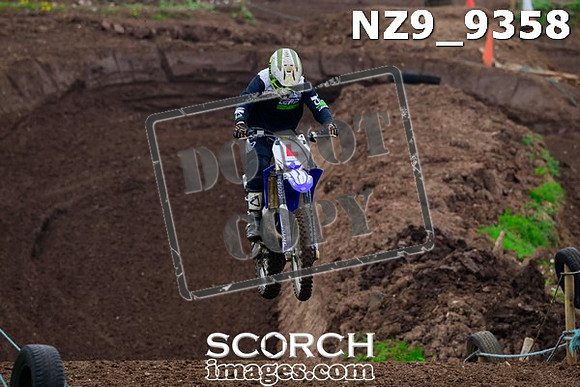 NZ9_9358
