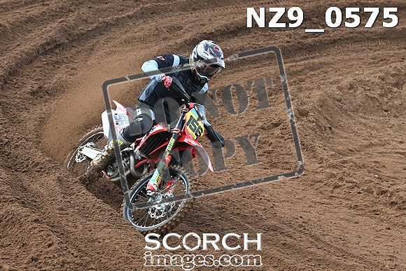 NZ9_0575