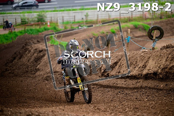 NZ9_3198-2