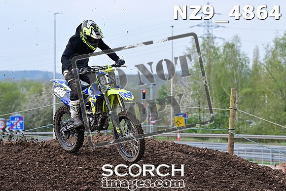 NZ9_4864