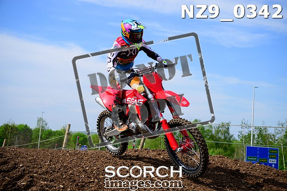 NZ9_0342