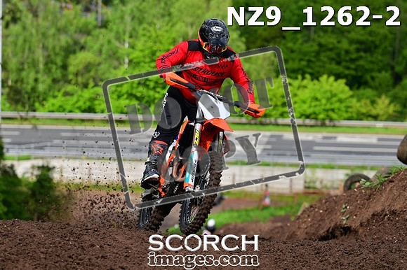 NZ9_1262-2