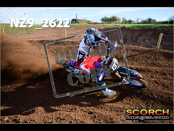 Experts-074