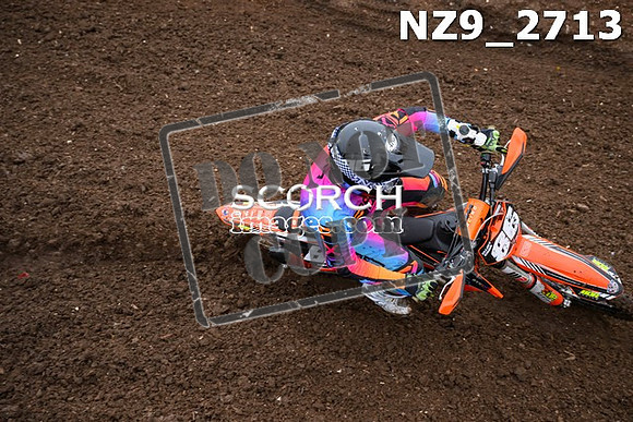 NZ9_2713
