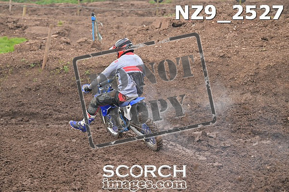 NZ9_2527