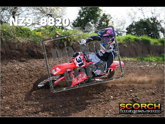 Experts-064