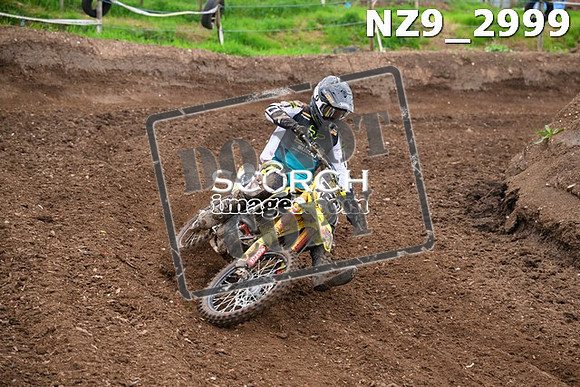 NZ9_2999