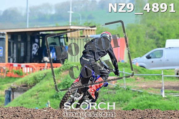 NZ9_4891