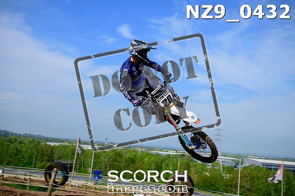 NZ9_0432