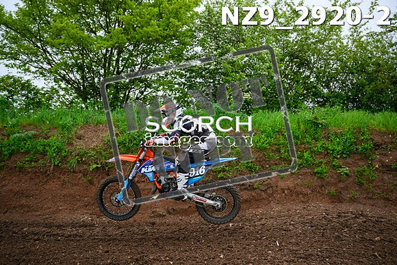 NZ9_2920-2
