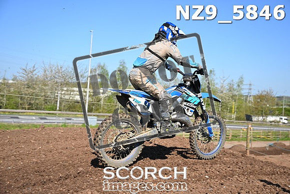 NZ9_5846