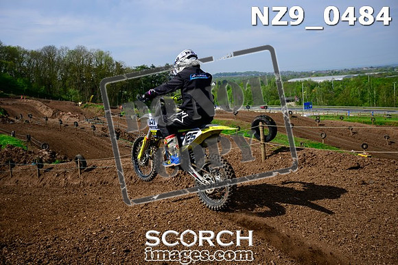 NZ9_0484