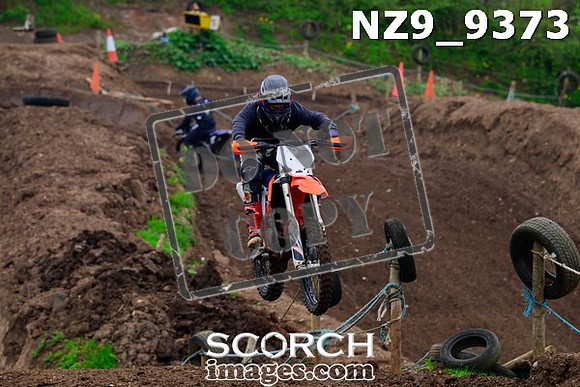 NZ9_9373