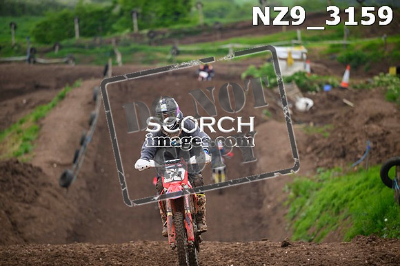 NZ9_3159