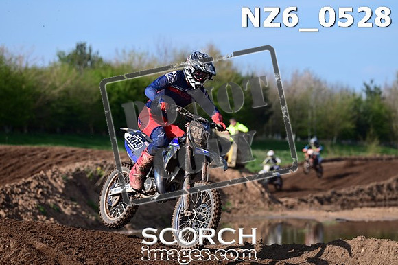 NZ6_0528