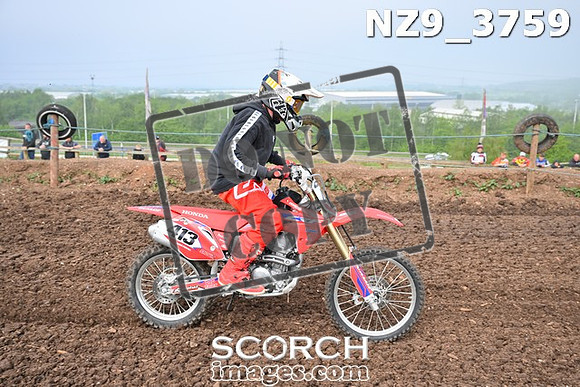 NZ9_3759
