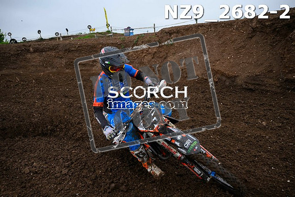 NZ9_2682-2
