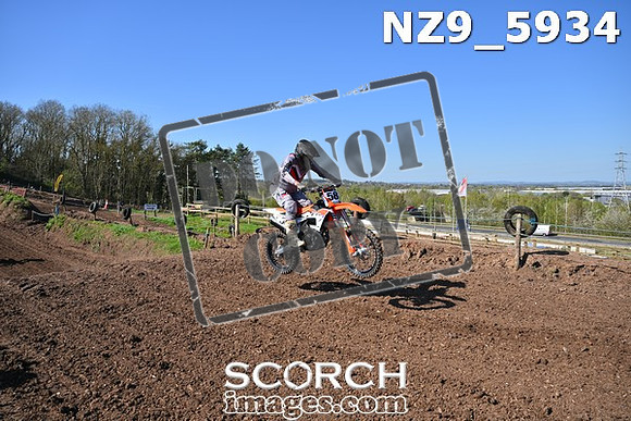 NZ9_5934